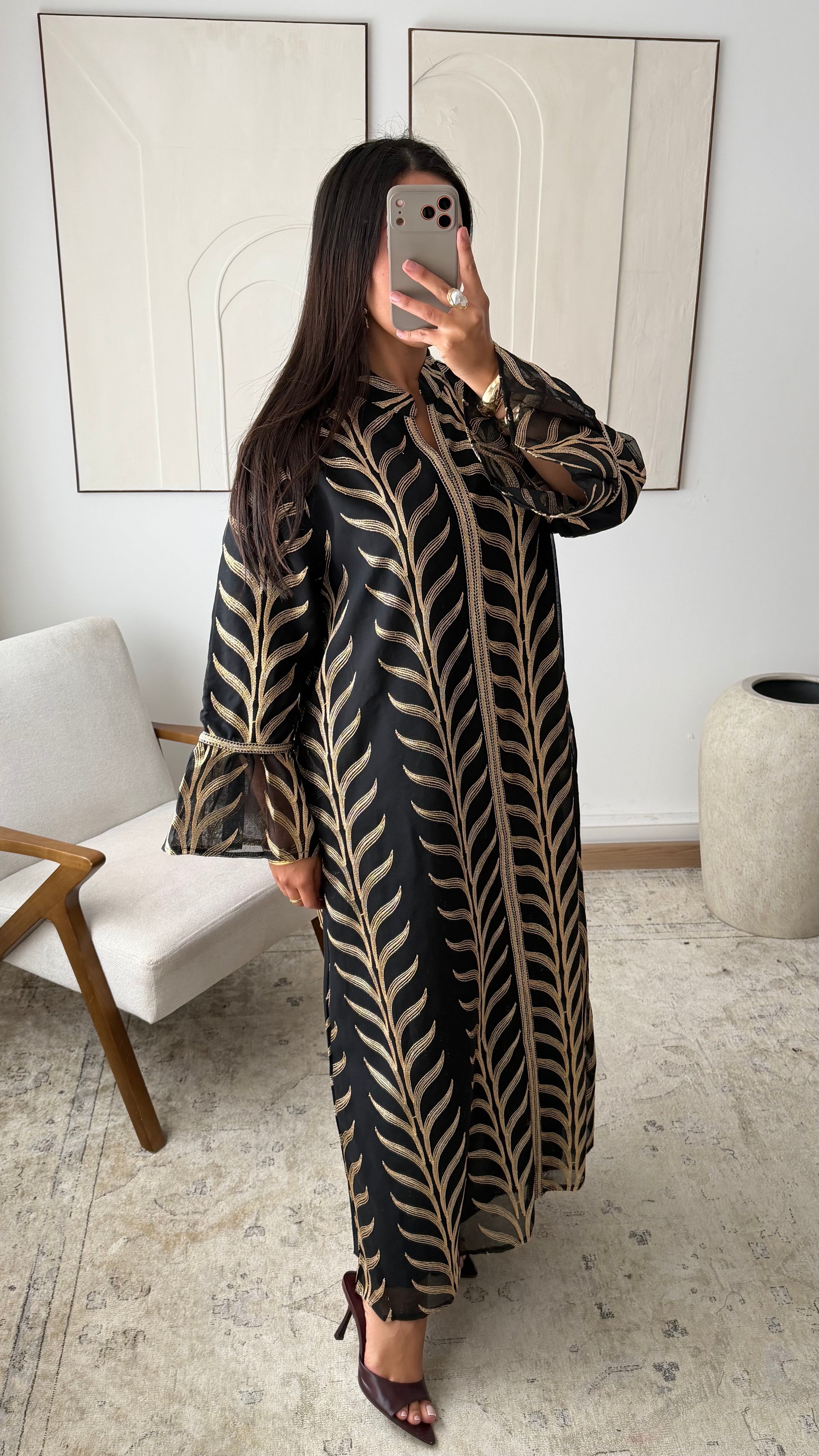 Abaya aux motifs doré