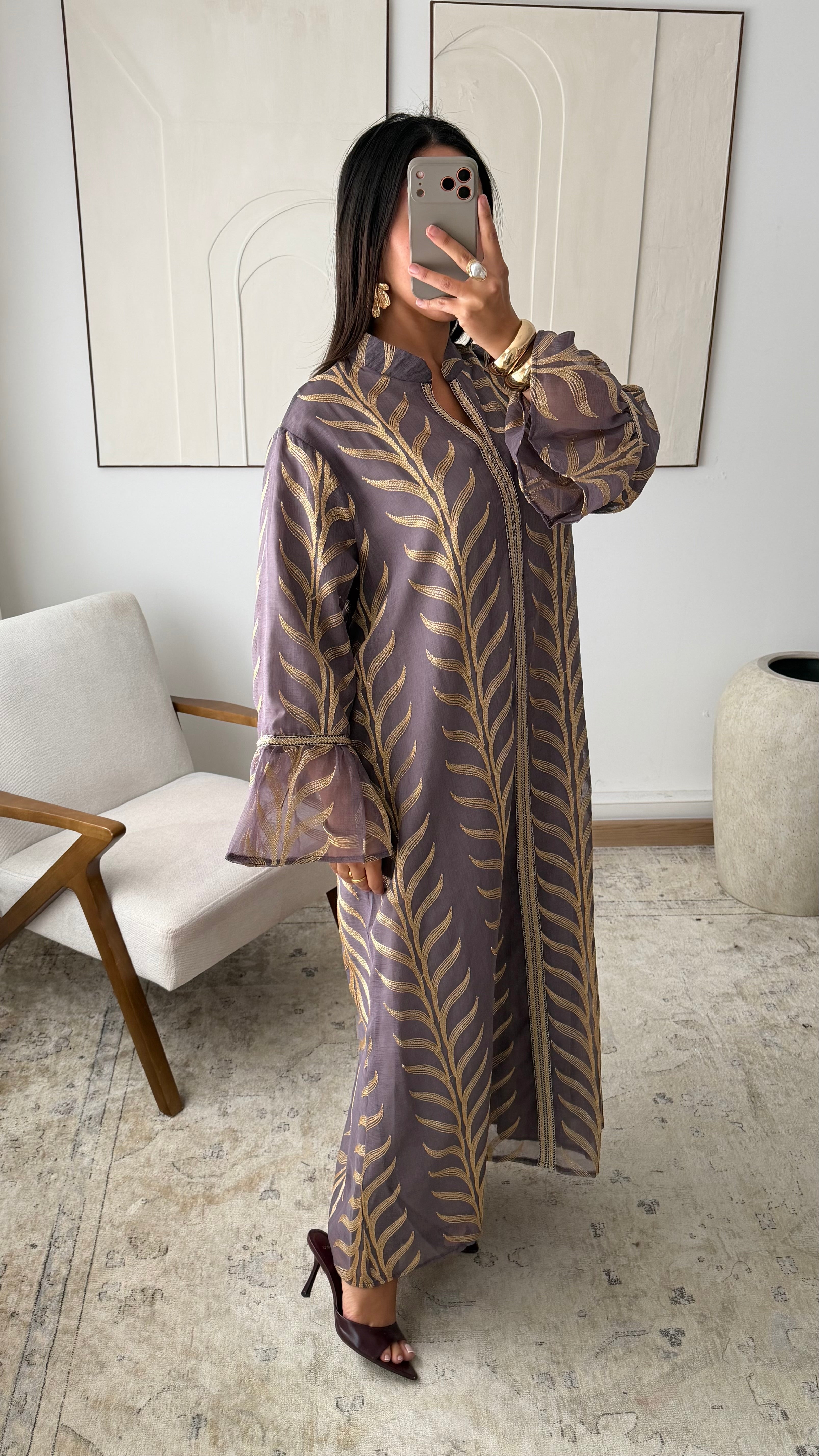 Abaya aux motifs doré