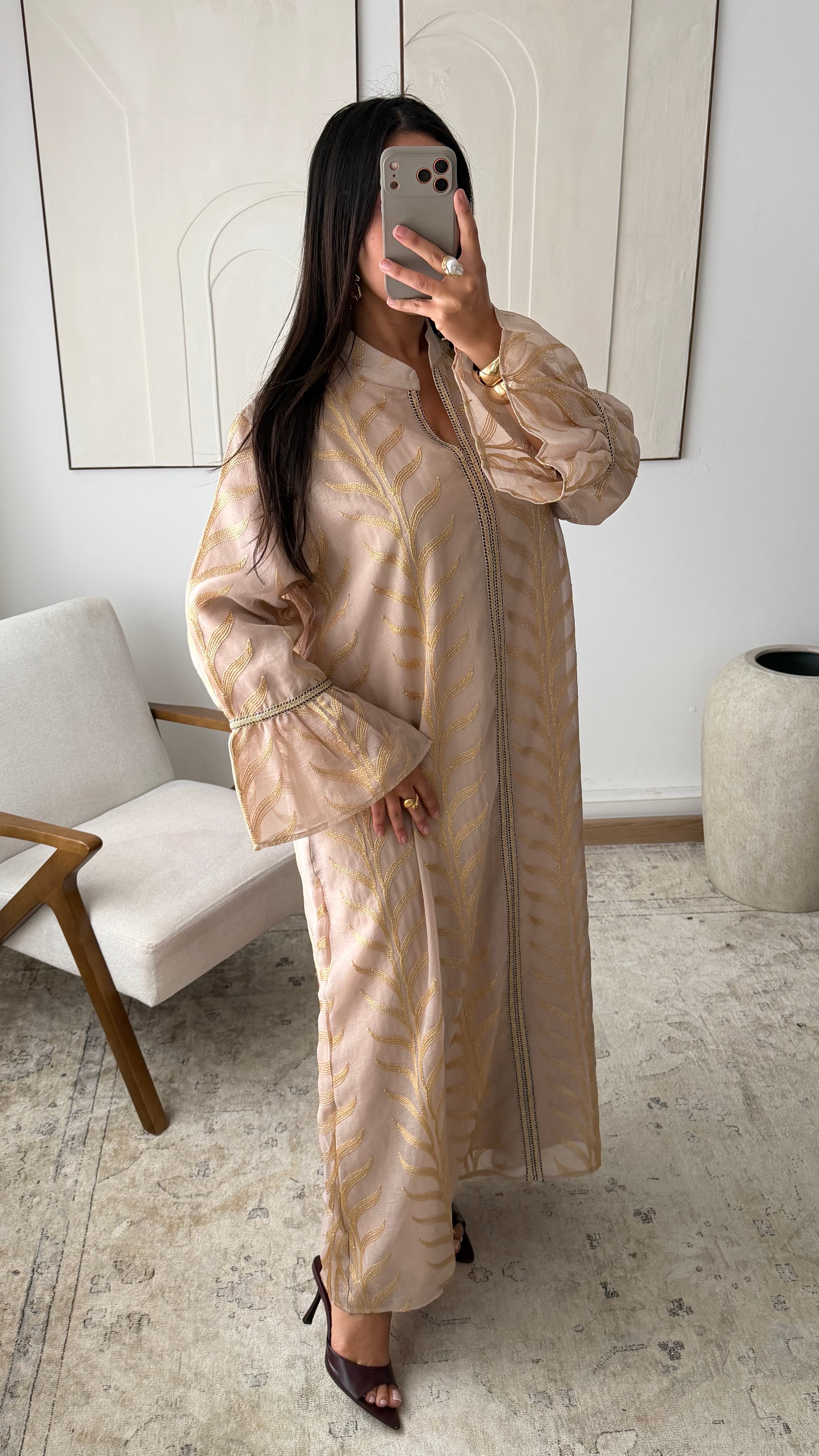 Abaya aux motifs doré