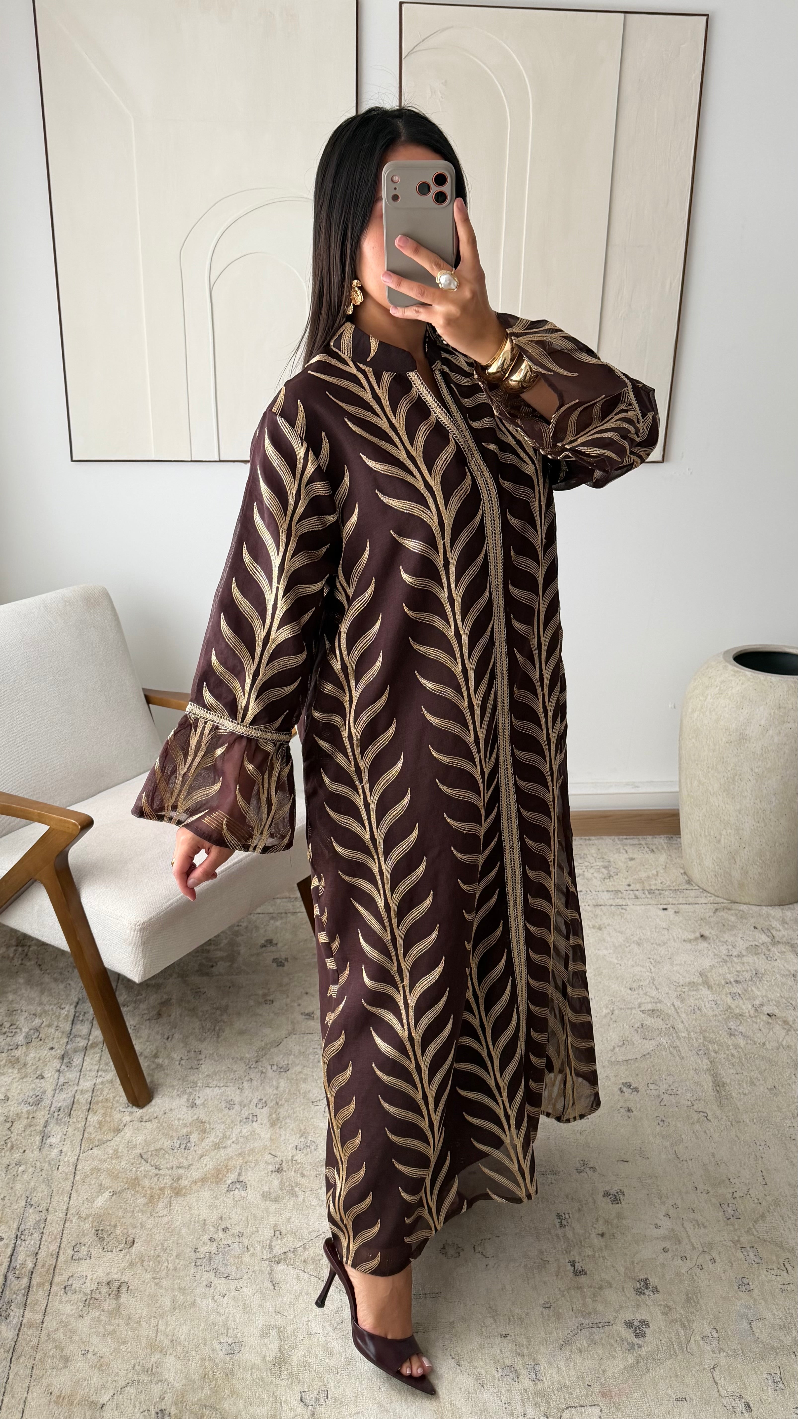 Abaya aux motifs doré