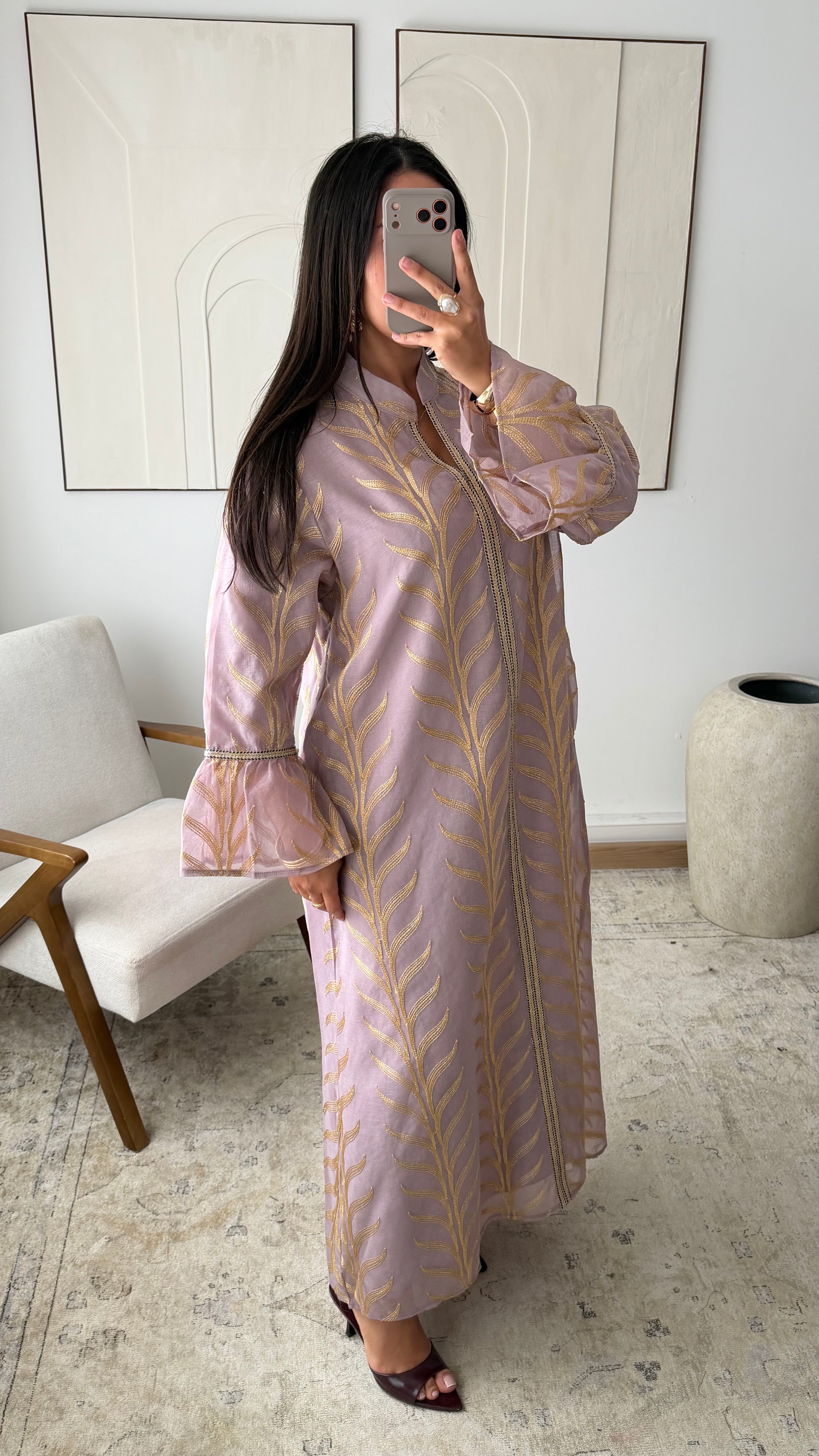 Abaya aux motifs doré