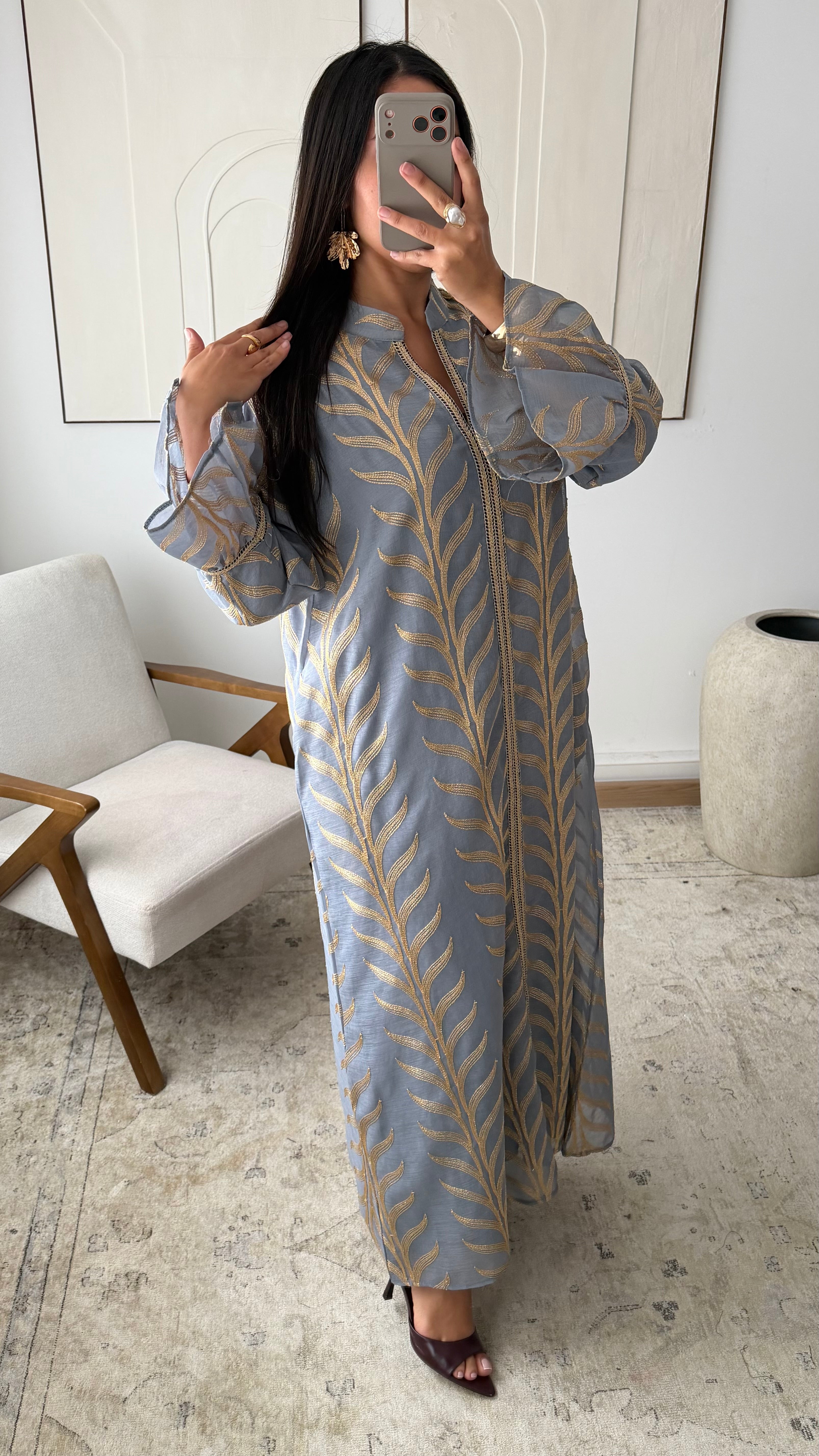 Abaya aux motifs doré