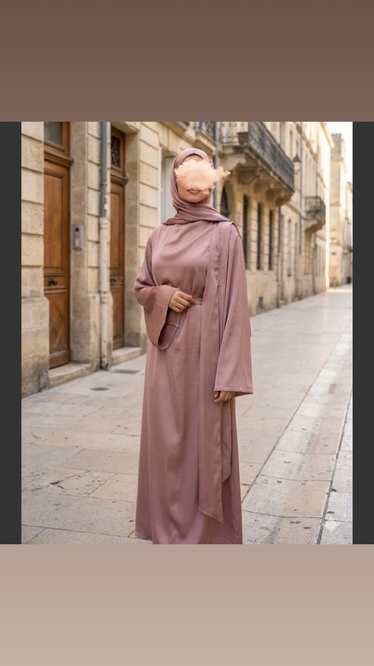Abaya en satin perlée
