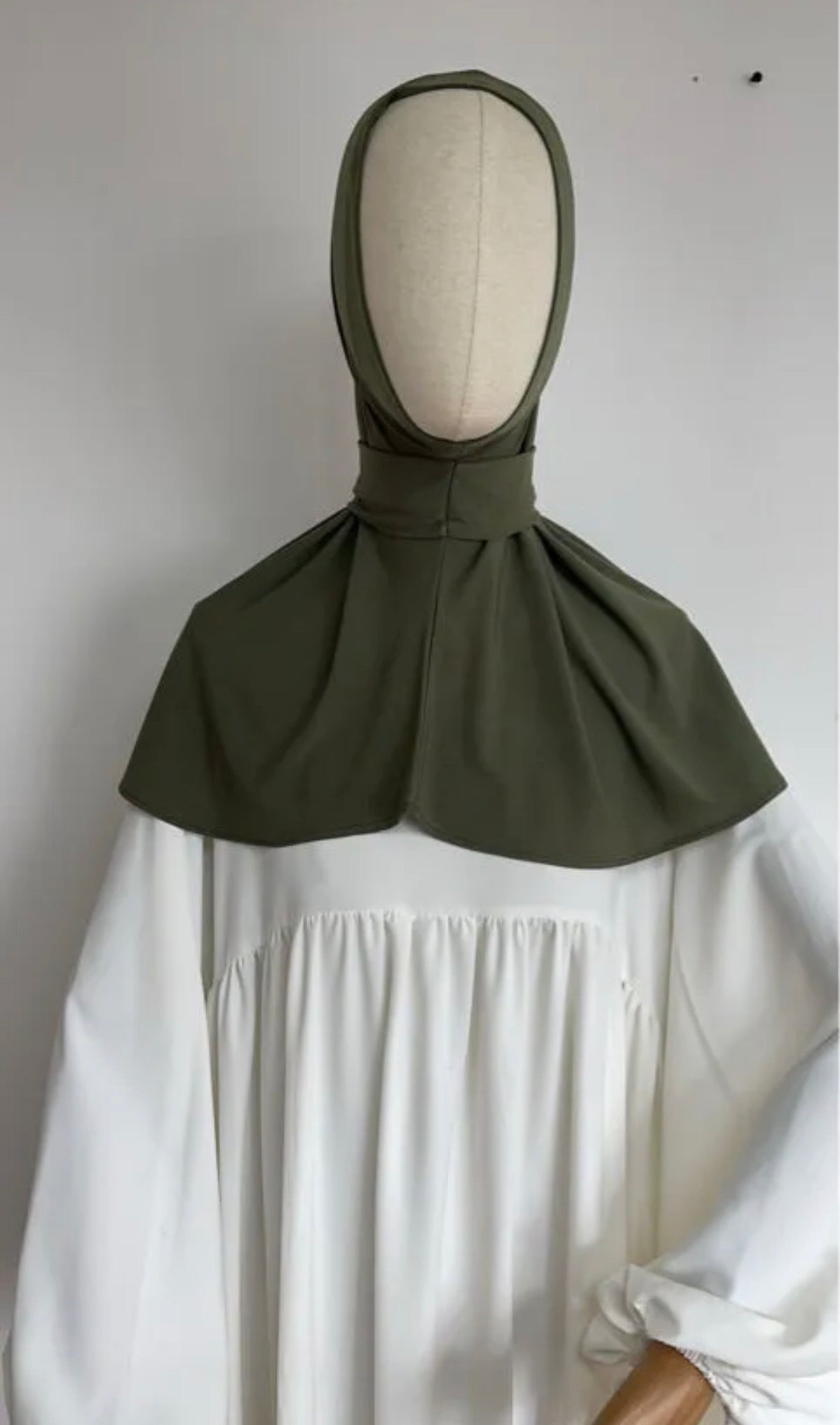 Bonnet cagoule à boutons