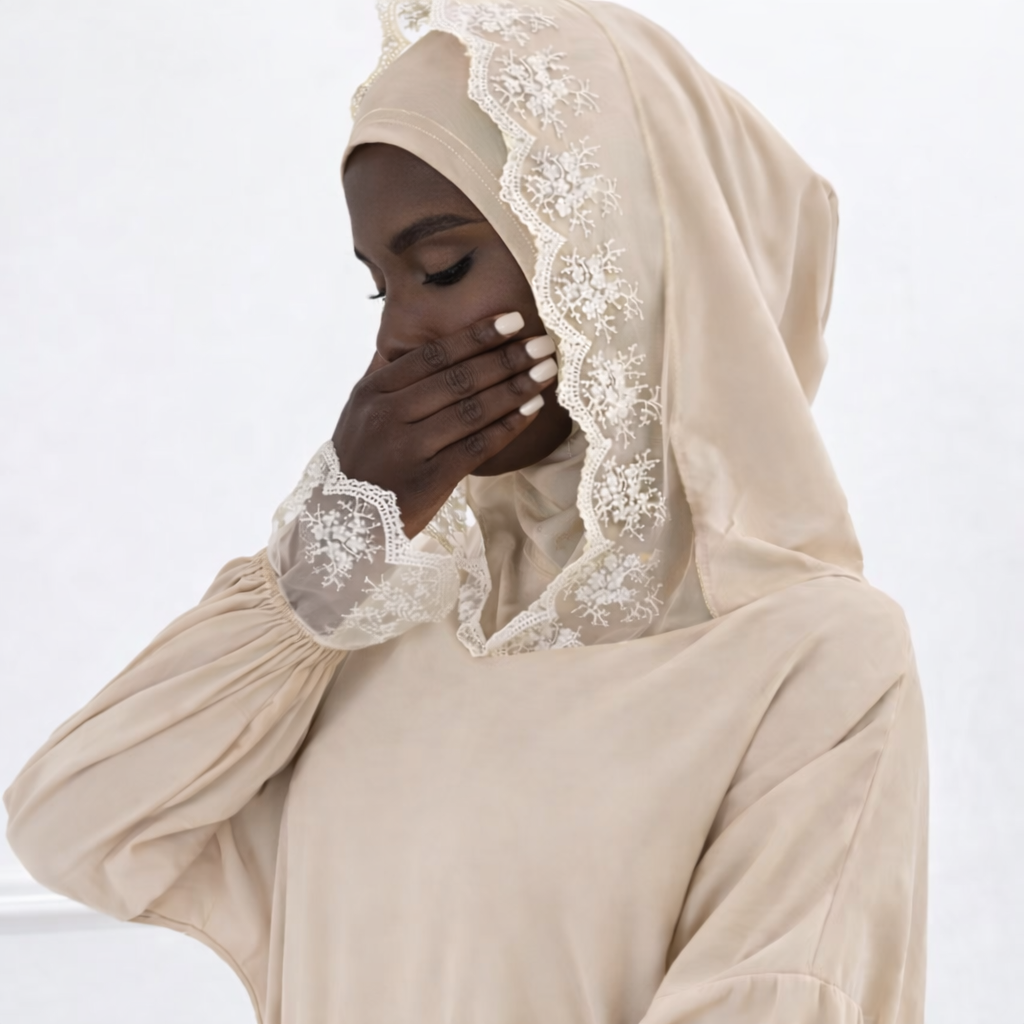 Robe de prière avec détail en dentelle